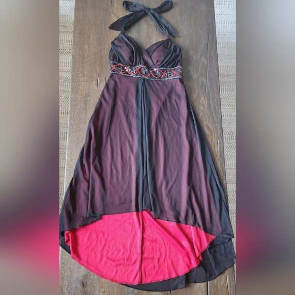 City Triangles Halter-style hi-lo dress Size Medium Red and Black - Picture 1 of 4